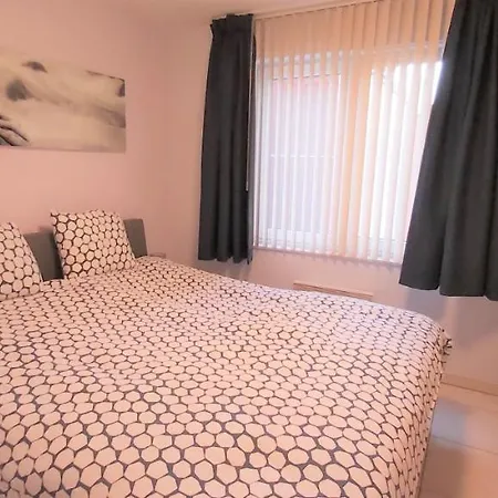 Marjori Met Gratis Parkeerplaats アパート