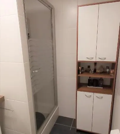 Marjori Met Gratis Parkeerplaats